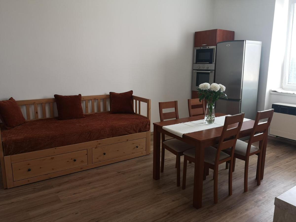 Fine Apartment In Centrum Of Slany With Aircondition Zewnętrze zdjęcie